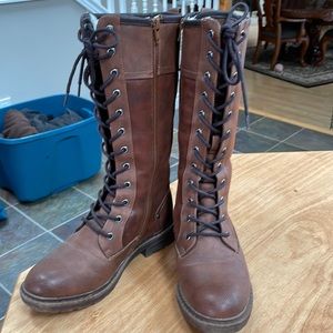 West Way zip up winter boots size 7